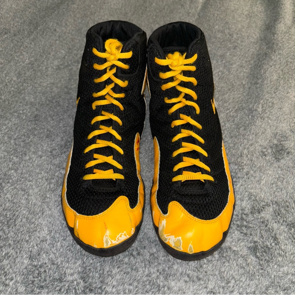 Sz12 Nike Inflict 3’s Black and Yellow Athletic Wrestling Shoes